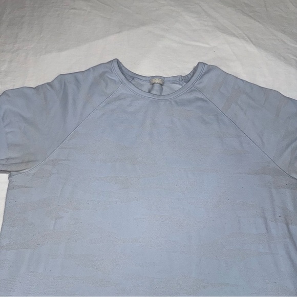 Athleta Camo Power Up Seamless Tee Light blue Size Small - Picture 4 of 7